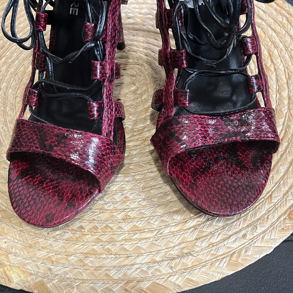 Club Couture Burgundy Animal Print Lace Up Gladiator Peep Toe Heel Size 8 - Picture 7 of 15